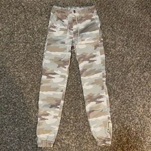 women’s pants